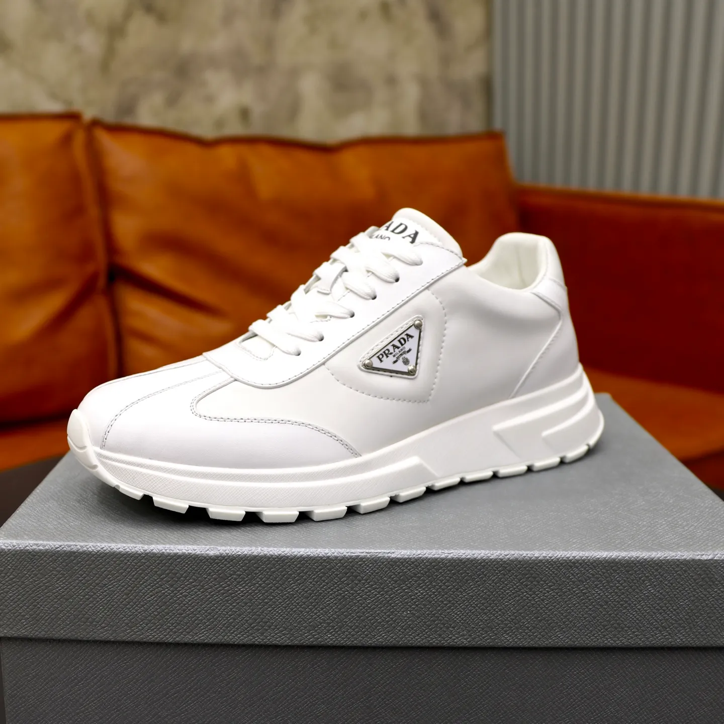 Ex-factory price: 580💰🙅‍♂️🙅‍♂️🙅‍♂️ Brand: PRADA Standard code: 38–44 (45 can be customized) Grade: Same as the official website Material: Original cowhide stitching Comfortable pig and cow lining Light and wear-resistant outsole Style category: Men's fashionable casual shoes and boots Running sneakers Distinguished luxury brand elements Top luxury Color: actual picture color